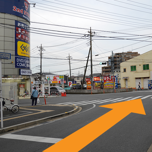 約500m直進しますとゲオが見えますので、矢印の方向に右折してください